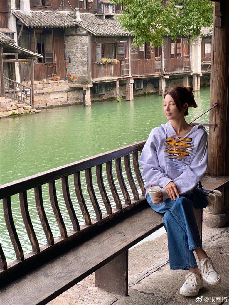 “成都慢生活，一壶茶香养生行——探秘特色茶馆之旅”